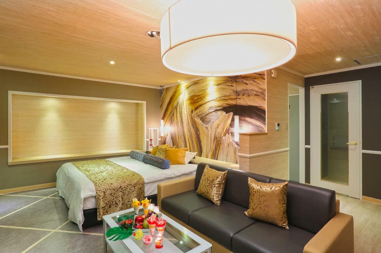 Hotel A La Mode -アラモード- (Adults Only) Utazu Экстерьер фото